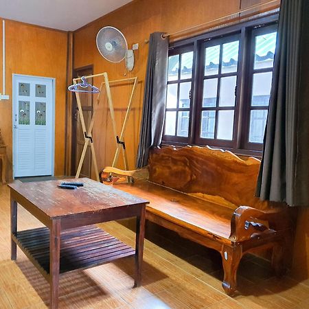 Benjaporn Bungalow Ko Si Chang Room photo