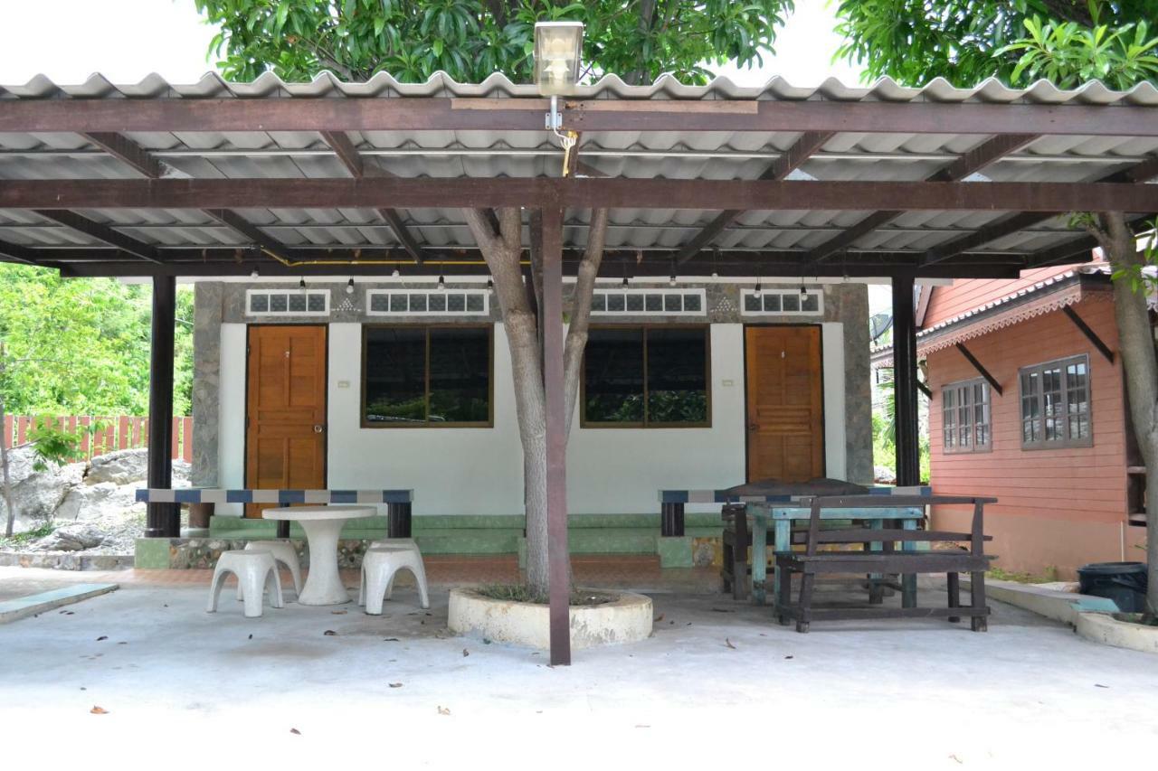 Benjaporn Bungalow Ko Si Chang Exterior photo